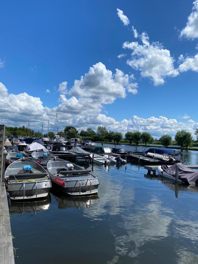 C'Est La Vie Houseboat Hotel Nederhorst den Berg Kültér fotó