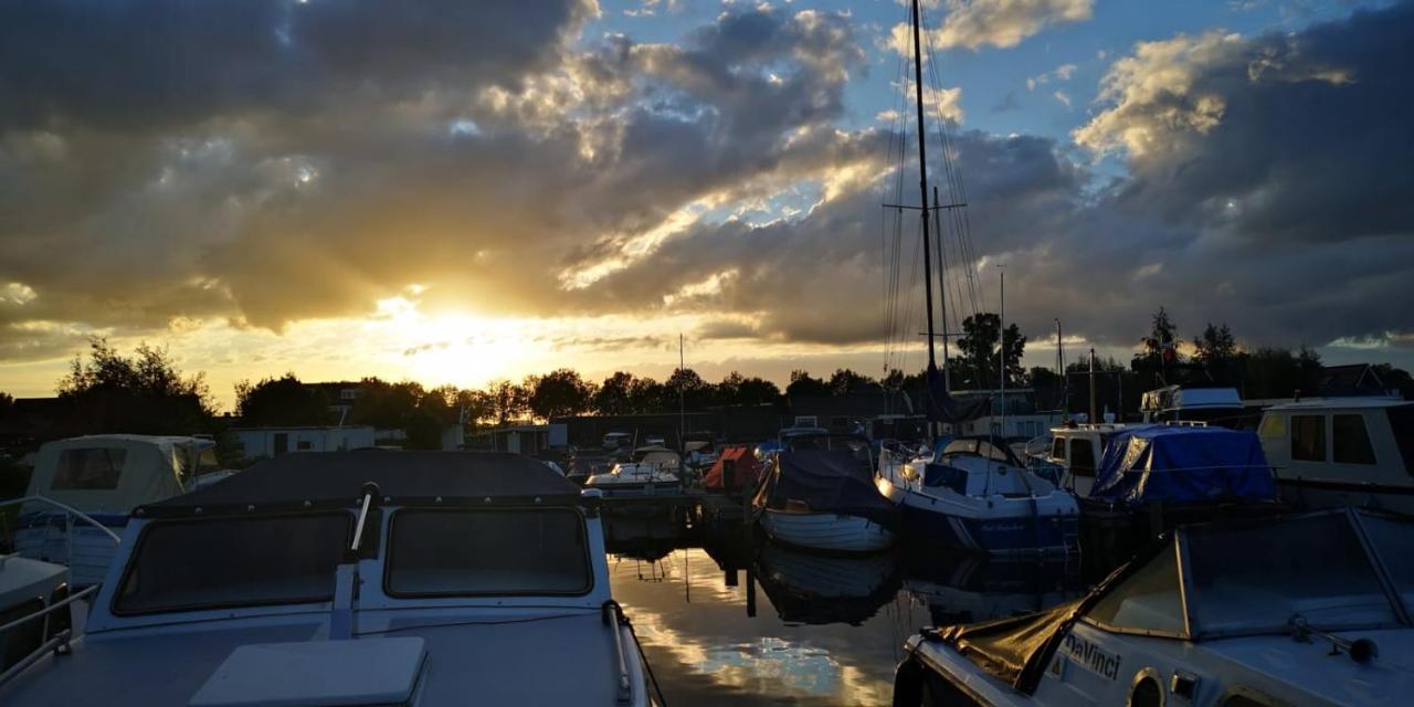 C'Est La Vie Houseboat Hotel Nederhorst den Berg Kültér fotó