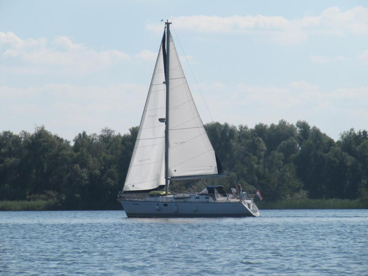 C'Est La Vie Houseboat Hotel Nederhorst den Berg Kültér fotó